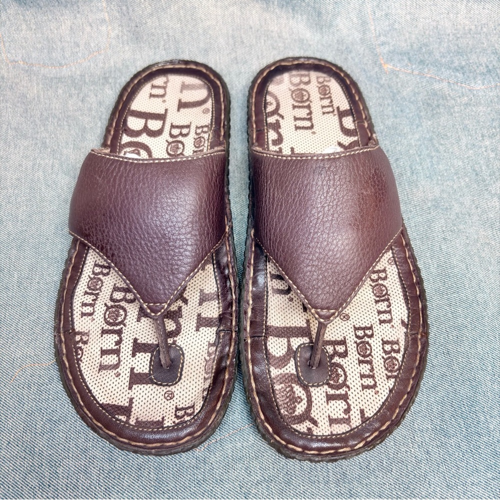 Born Womens 9 Wide Strap Brown Leather Flip Flop Sandals Comfort Casual Shoes